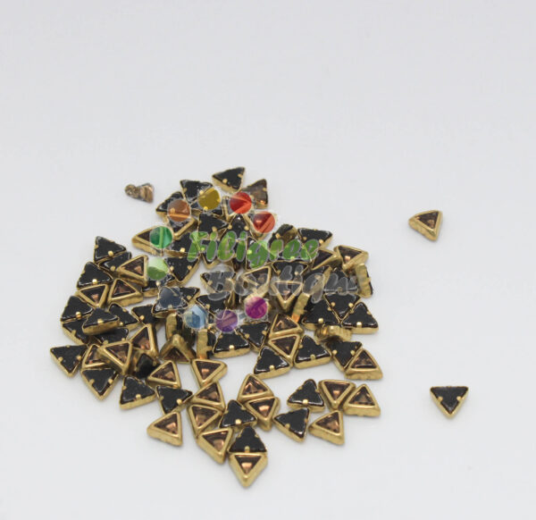 5mm Triangle Kundan Stone Gold - 5 gram pack