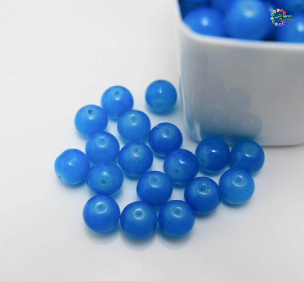 8mm - Glass Round Beads - 20 Beads in a pack - Light blue
